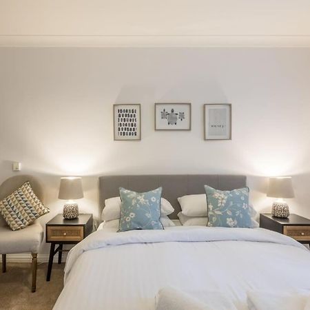 Lovely 1 Bed Apartment With Free Parking & Garden CBG Екстериор снимка